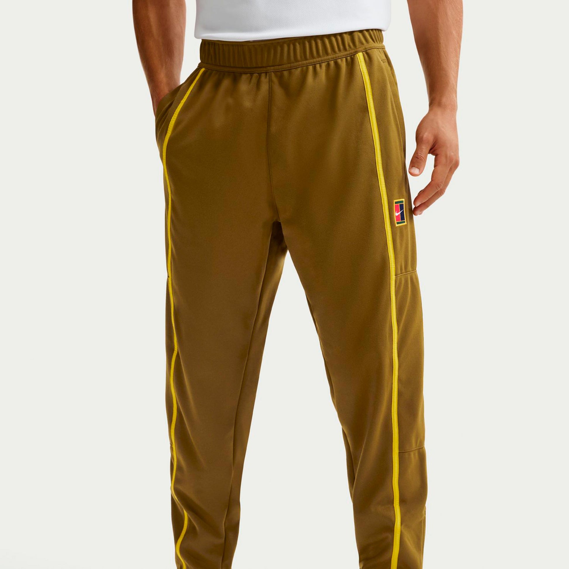 Nike Jannik Sinner Court Heritage Pantalon survêtement Hommes-vert olive