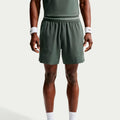 Jannik Sinner Court Dri-FIT Advantage 6in Shorts Hommes - vert gris