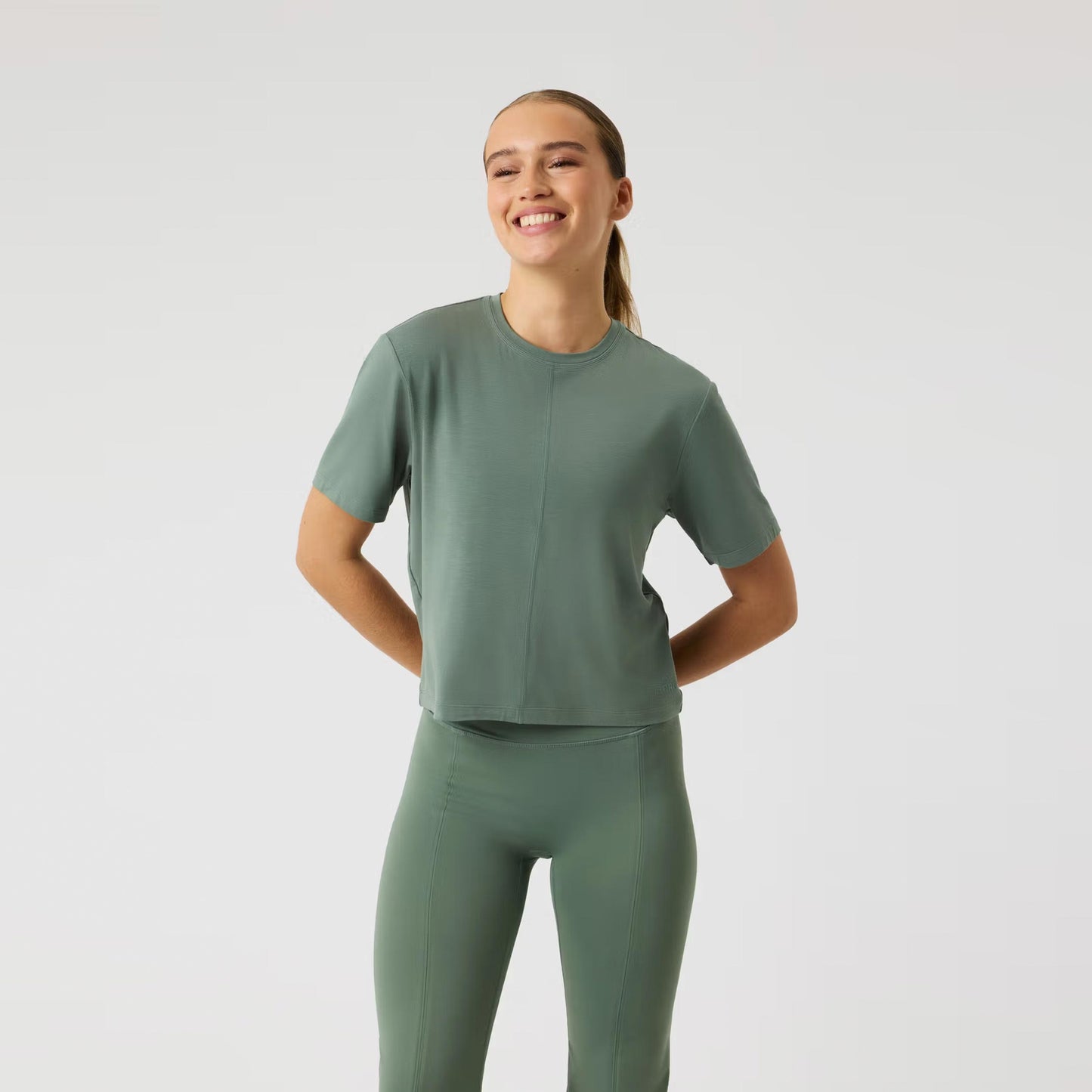 Björn Borg Studio Soft Cropped T-shirt Femmes - sauge