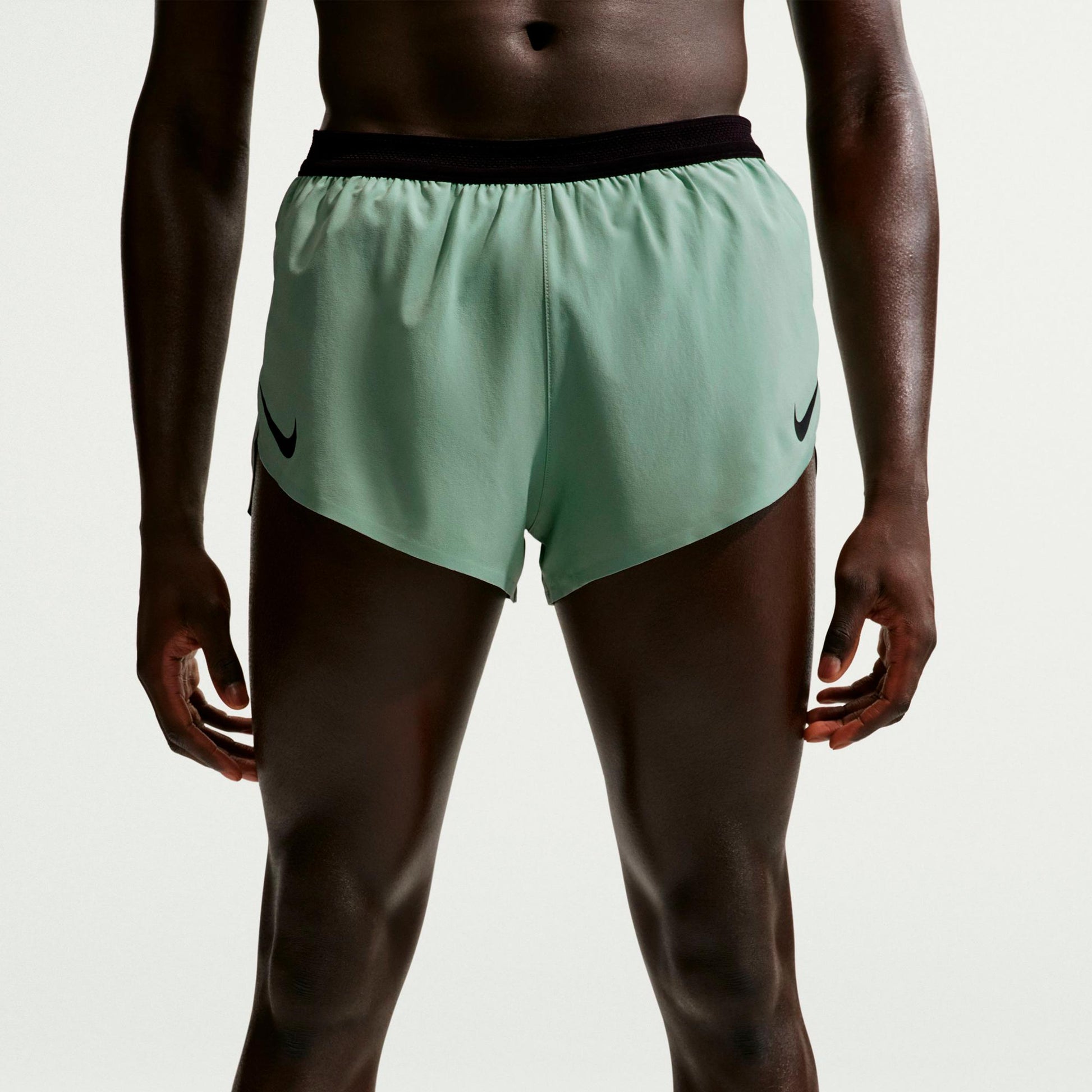 Nike AeroSwift Short de running Hommes - vert olive, noir