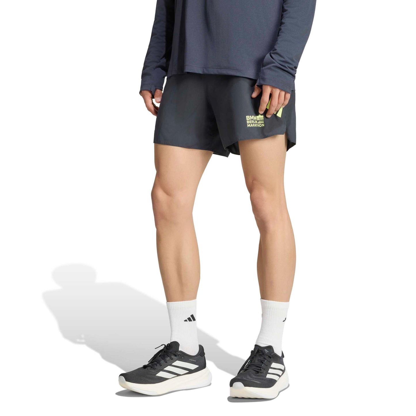 adidas BMW Berlin 5in Short de running Hommes - gris foncé, jaune