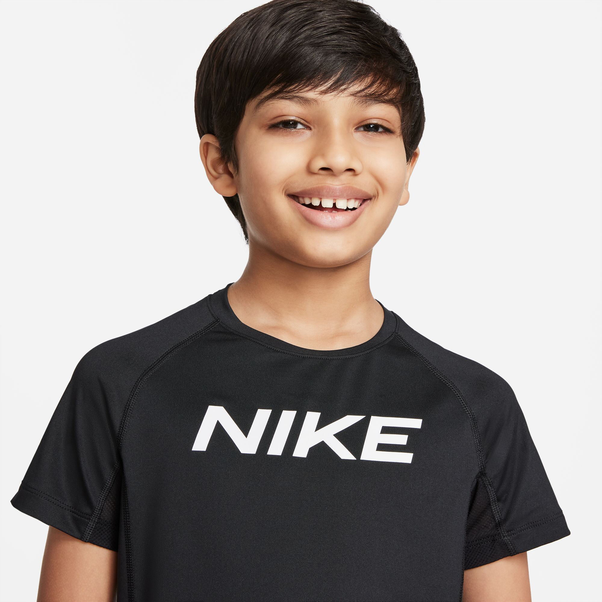 Buy Nike Dri Fit Pro T shirt Garcons Noir Blanc online Tennis Point FR