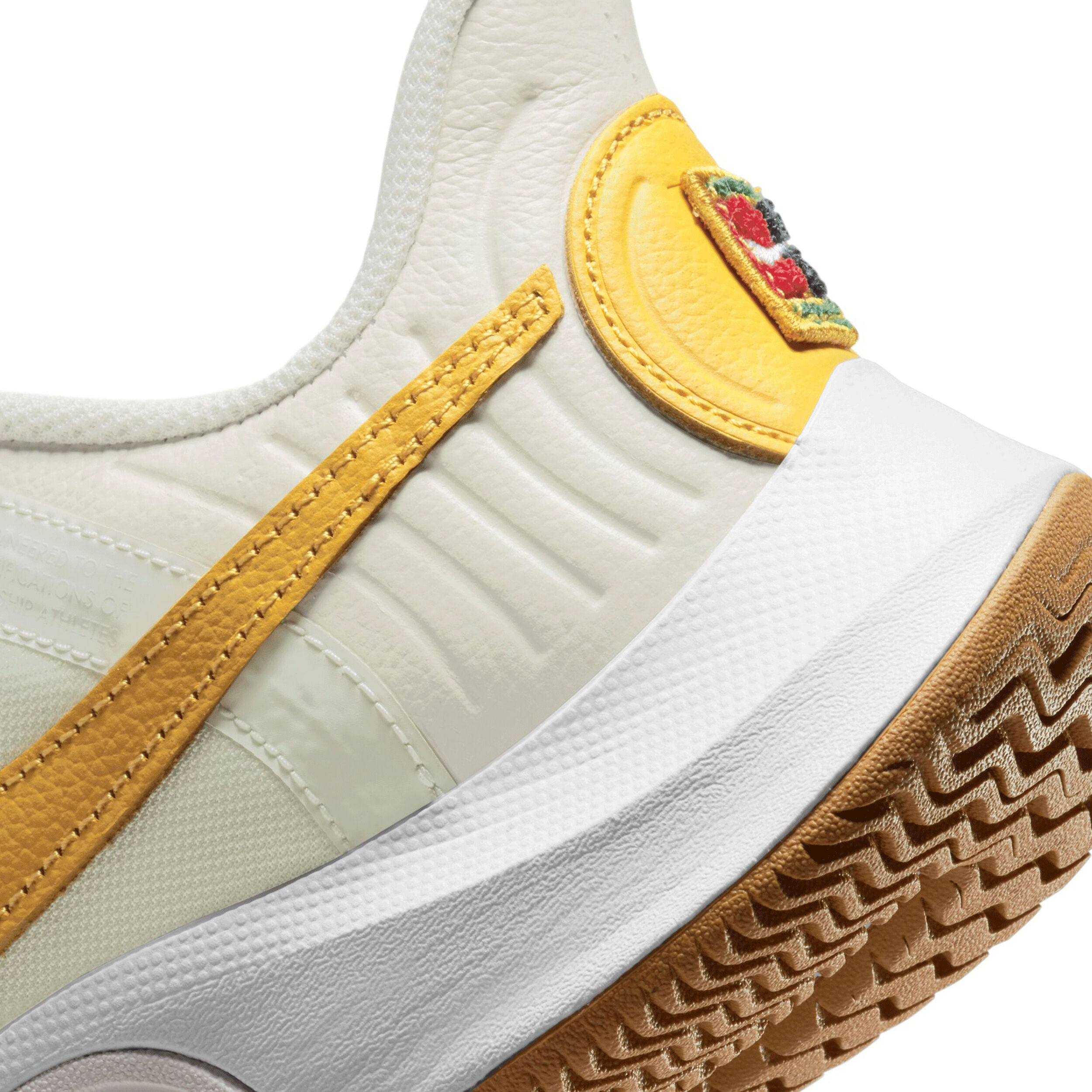 Buy Nike Air Zoom GP Turbo Chaussures Toutes Surfaces Femmes Blanc Jaune Dore online Tennis Point FR