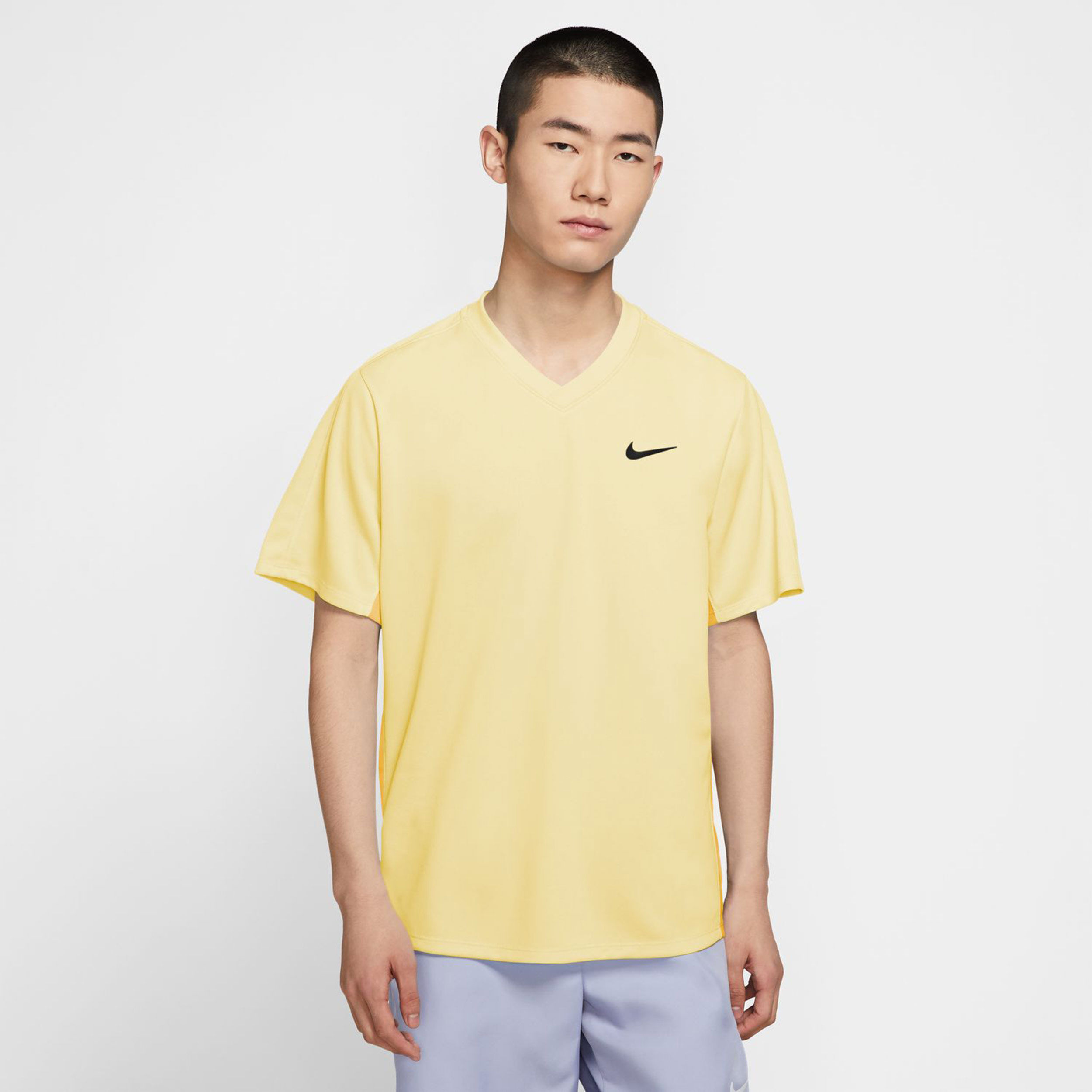 Men yellow nike shirt clearance