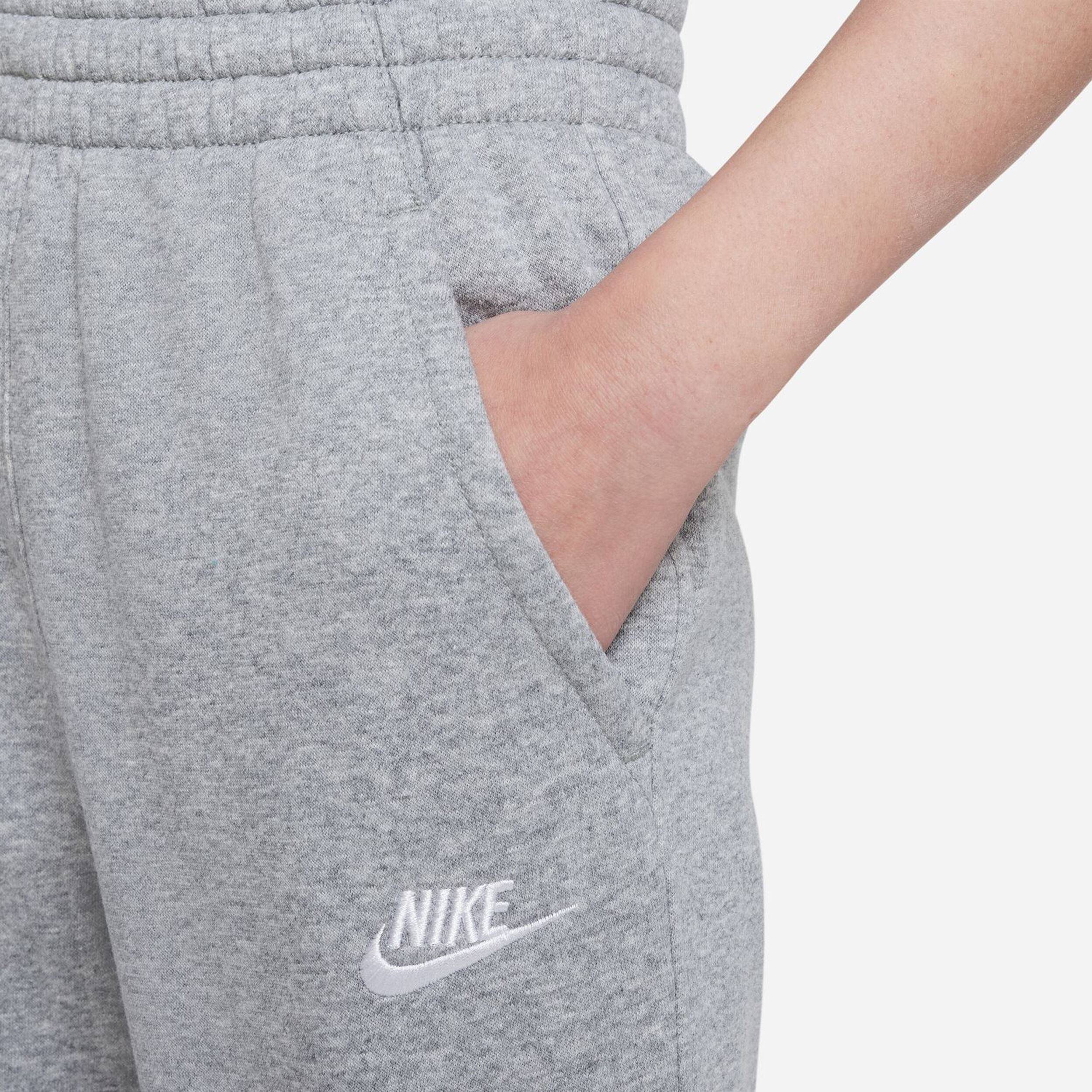 Buy Nike Club Fleece Pantalon Survetement Filles Gris Clair Blanc online Tennis Point FR