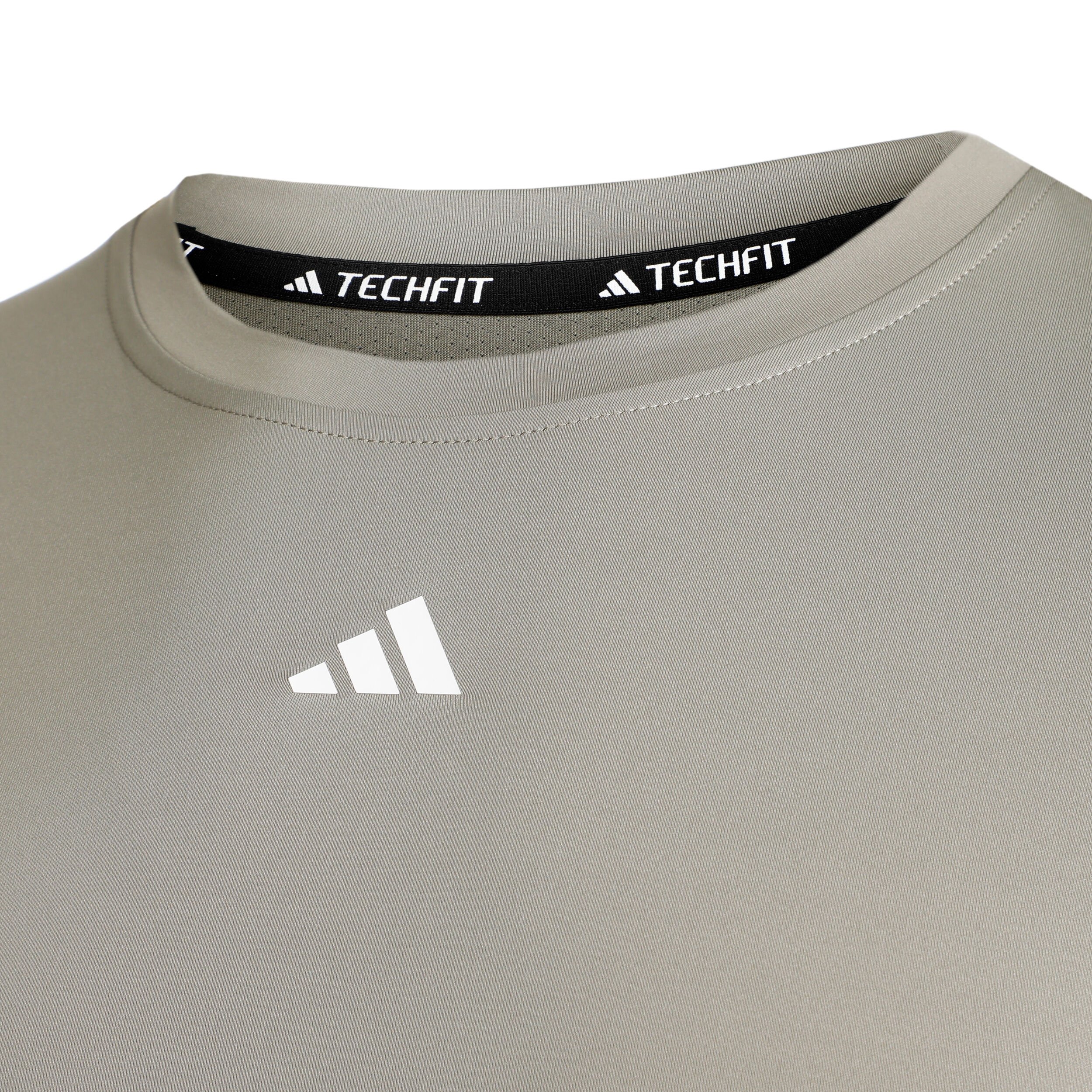 Haut training adidas clearance