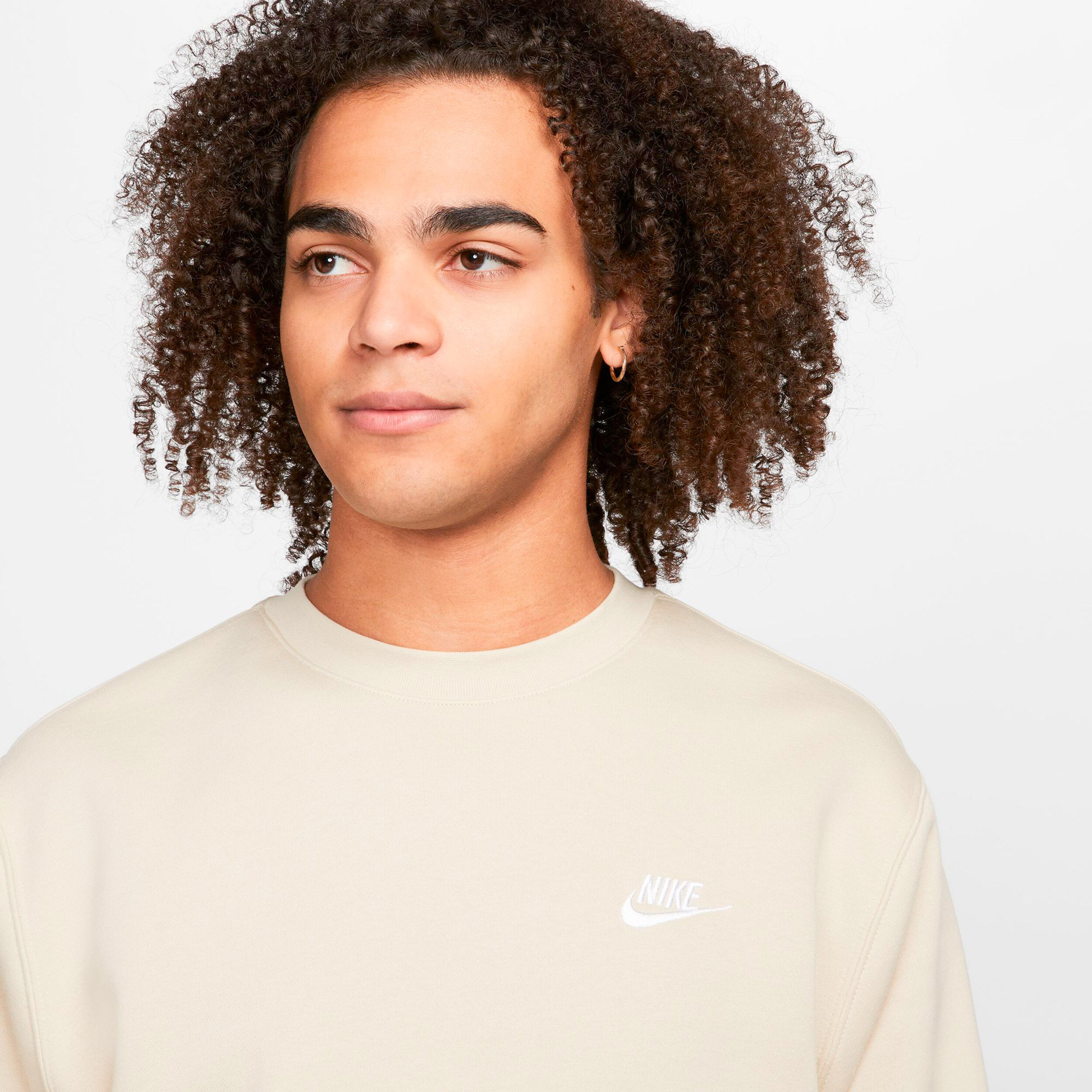 Buy Nike Sportswear Club Sweat shirt Hommes Creme online Tennis Point FR