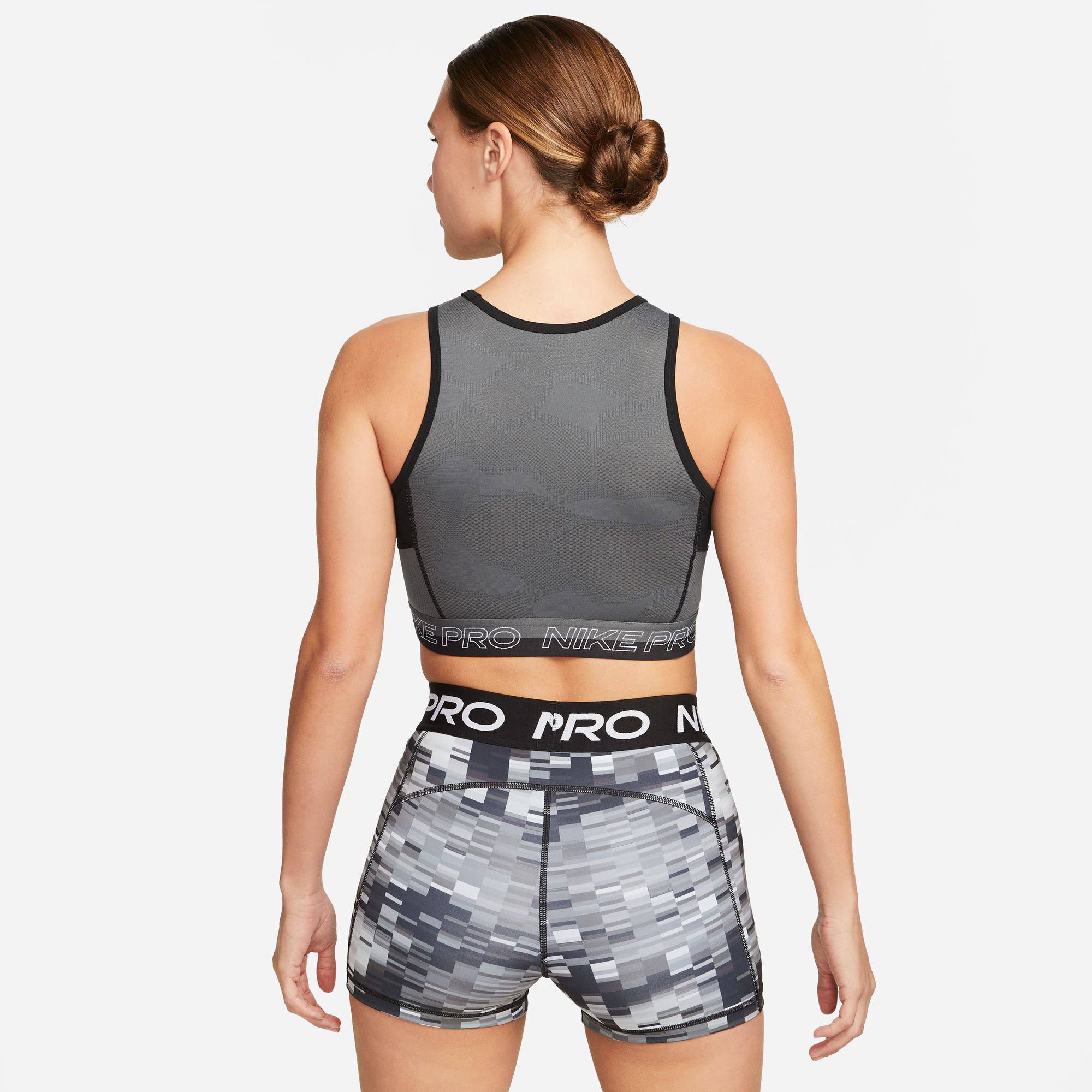 Nike pro intertwist crop tank hotsell